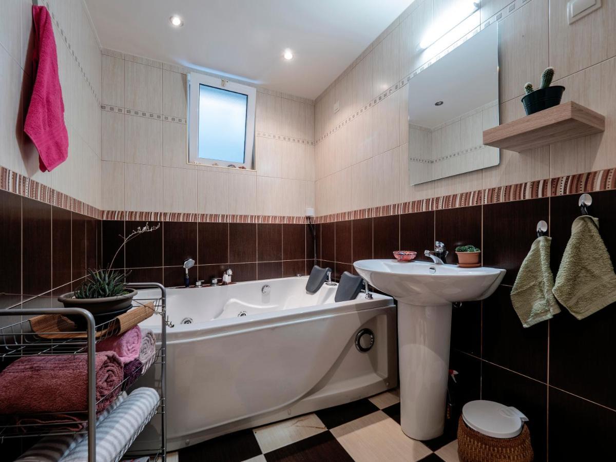 Casa Al Mare Petrovac, Montenegro Bagian luar foto